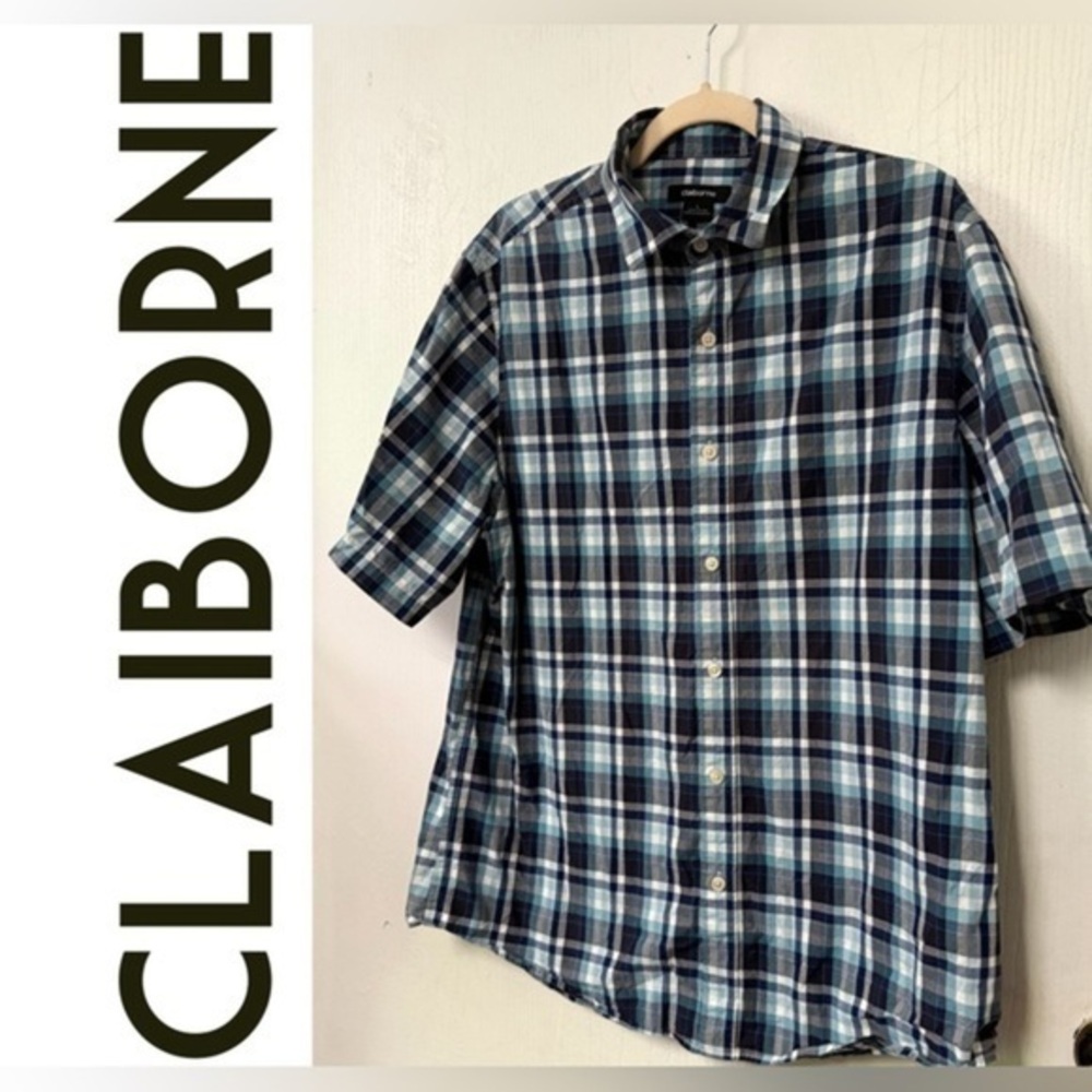 ❤️Claiborne Blue and White Casual Button Down Shirt